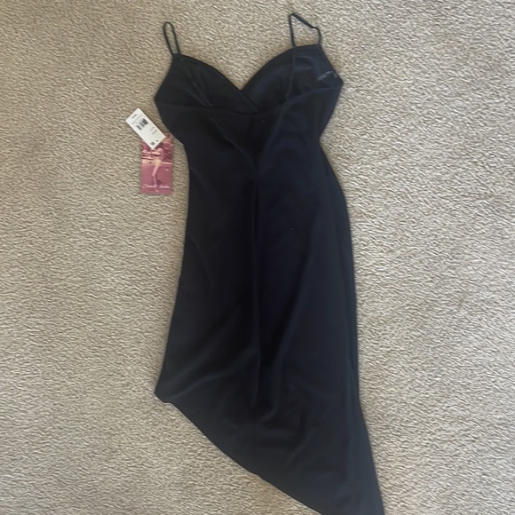 New Emerald Sundae
Juniors' Asymmetrical Bodycon Dress size large color black - Picture 4 of 4